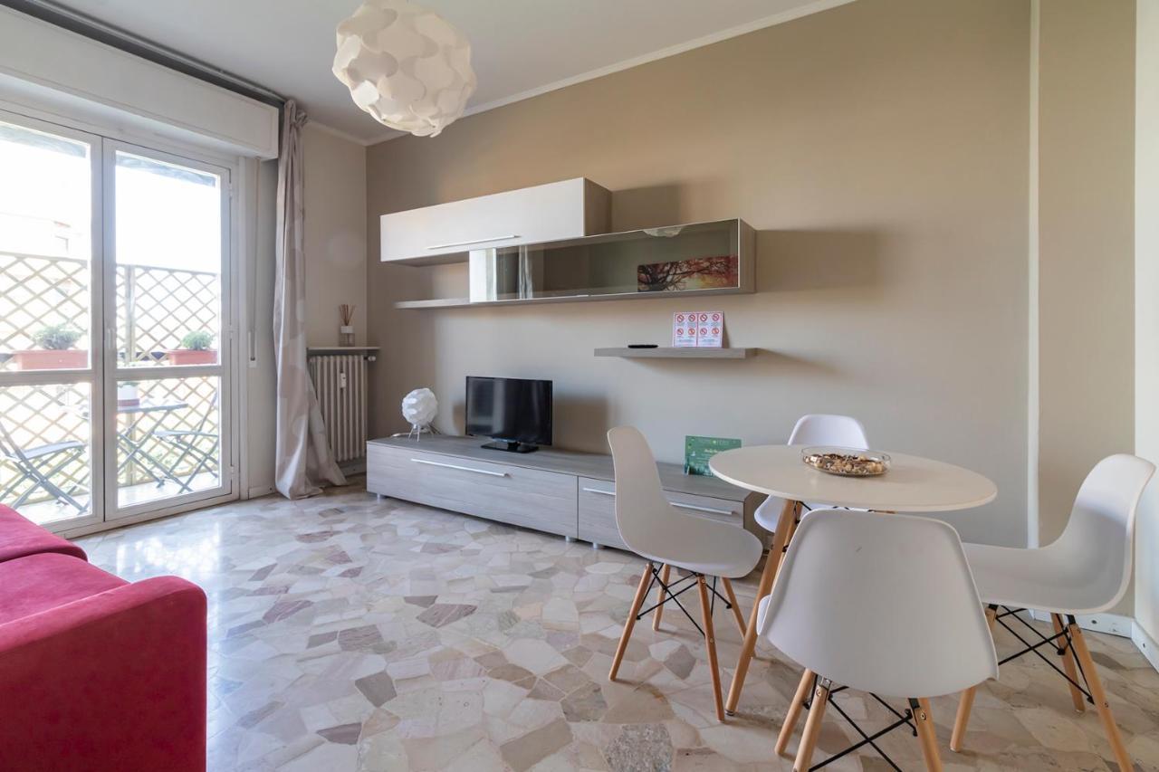 Altido Trendy Flat With Balcony, Easy Access To Milan Centre Apartment Luaran gambar