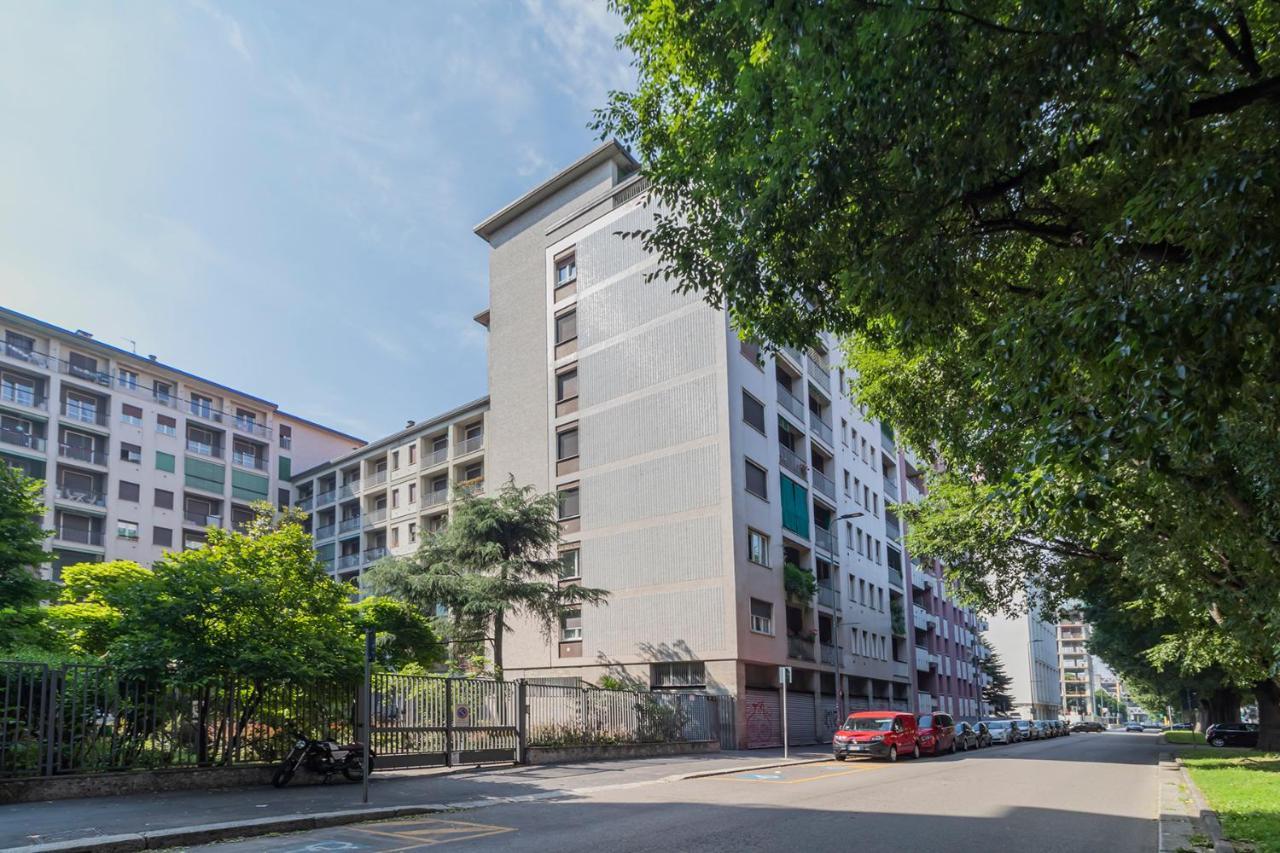 Altido Trendy Flat With Balcony, Easy Access To Milan Centre Apartment Luaran gambar