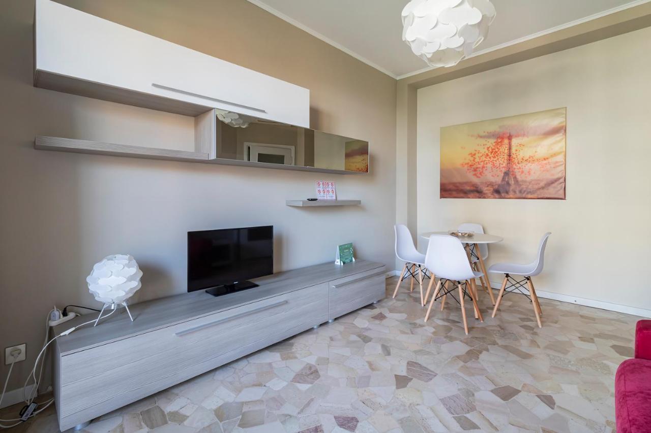 Altido Trendy Flat With Balcony, Easy Access To Milan Centre Apartment Luaran gambar