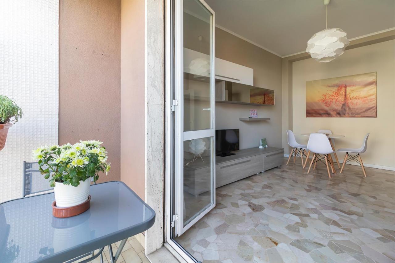 Altido Trendy Flat With Balcony, Easy Access To Milan Centre Apartment Luaran gambar