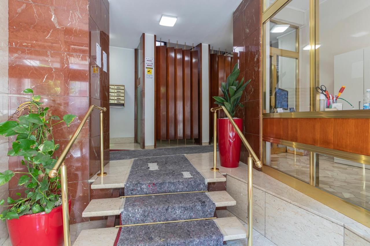 Altido Trendy Flat With Balcony, Easy Access To Milan Centre Apartment Luaran gambar