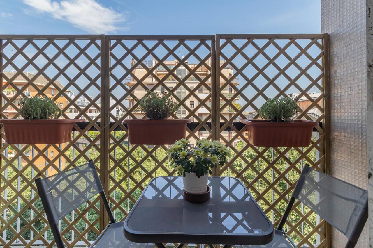 Altido Trendy Flat With Balcony, Easy Access To Milan Centre Apartment Luaran gambar